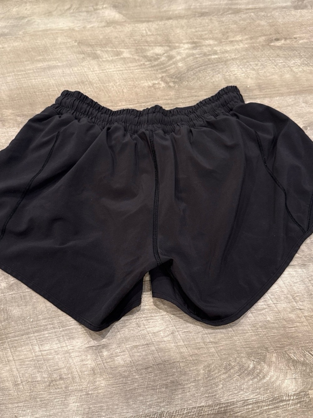 Lululemon Hotty Hot shorts, Women's Black, in excellent condition. Size 6.
